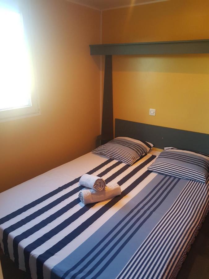 Cottage Flottant Saint Jean De Losne Option Jacuzzi المظهر الخارجي الصورة