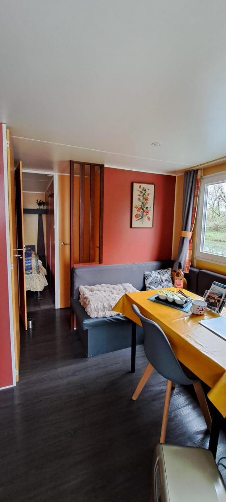 Cottage Flottant Saint Jean De Losne Option Jacuzzi المظهر الخارجي الصورة